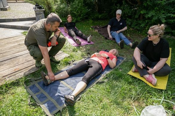 Tactical medicine course, entry level for a group of up to 15 persons, 2 days